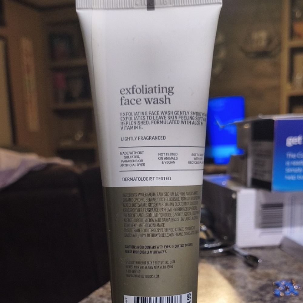 Bath & Body Works Exfoliating Face Wash - White and Green